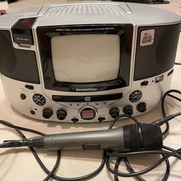 THE SINGING MACHINE Video Camera CD Karaoke TV with 10 CD's - Picture 2 of 16